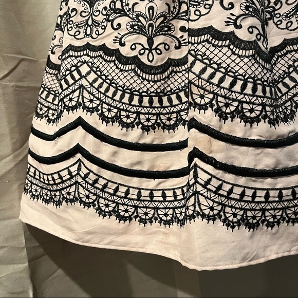 Bebe Blush Black Lace V Neck Dress - Picture 4 of 5